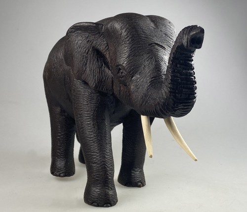 Elefant, schwarz, Rüssel nach oben (ca. 15 cm)